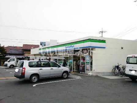 コンビニ　ファミリーマート藤井寺小山四丁目店（コンビニ）まで2250m