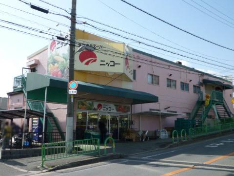 エスポアールＡ・Ｂ棟　ニッコー安威店（その他　447m）