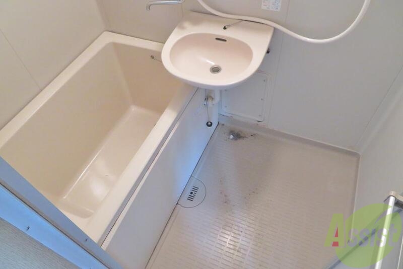 バス・シャワールーム　お風呂は洗面もくっついていますがトイレは一緒じゃないです。