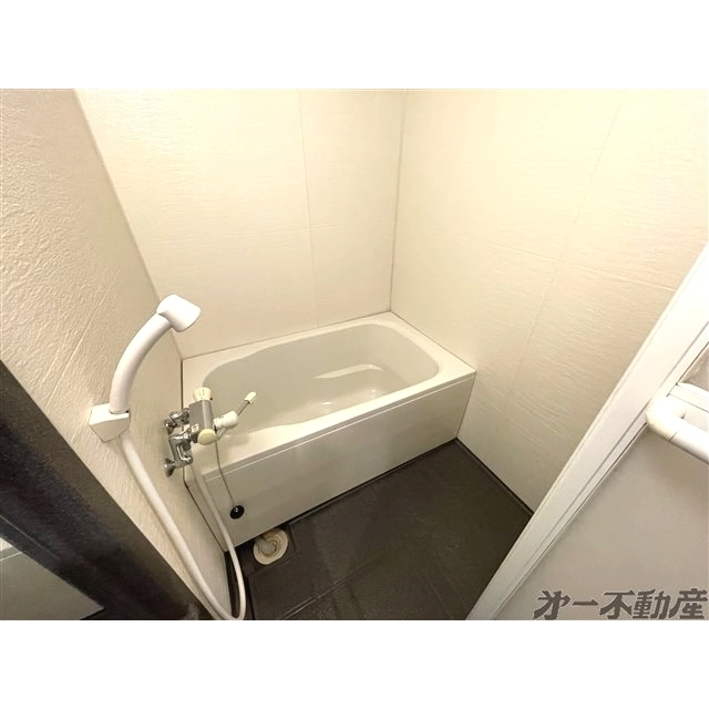 バス・シャワールーム　バスルーム