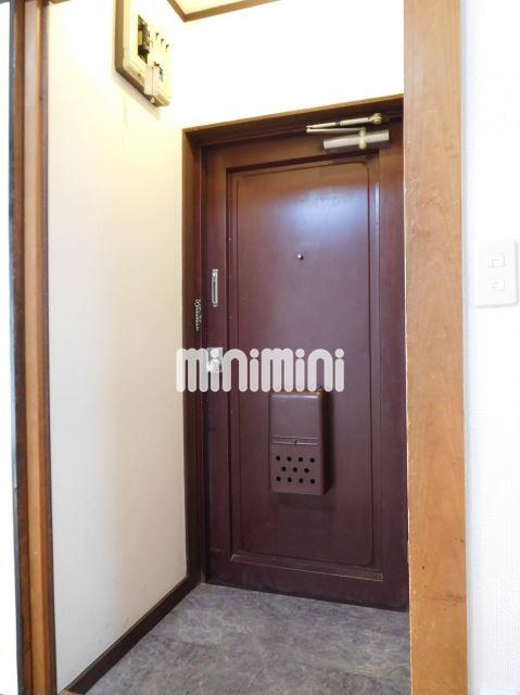 玄関　下駄箱、ポスト付きの玄関です。