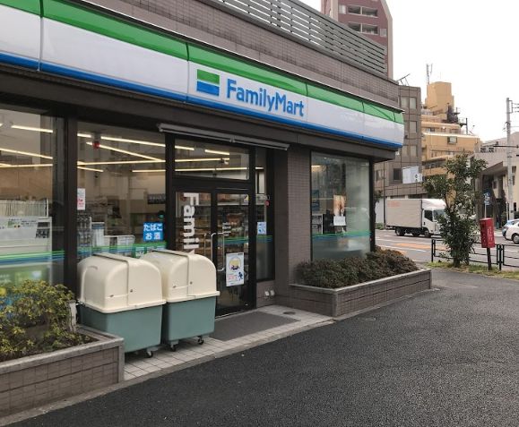 コンビニ　ファミリーマート東品川四丁目店（コンビニ）まで319m