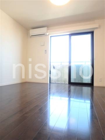 居室・リビング　洋室７．７帖！床暖房も付いています♪