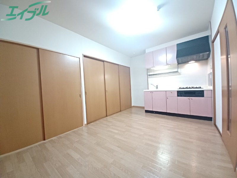 居室・リビング　別部屋参考写真です。