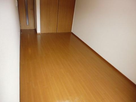 居室・リビング　室内