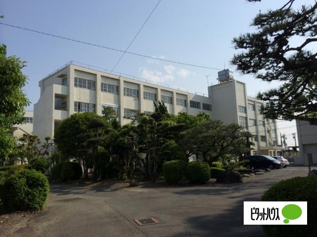 中学校　藤枝市立西益津中学校（中学校）まで1014m