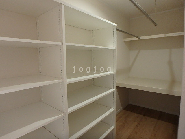 収納　ウォークインクローゼット