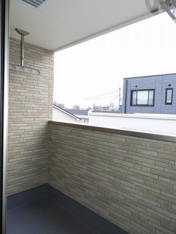 バルコニー　外からの目が気にならないバルコニーで洗濯物が干せます