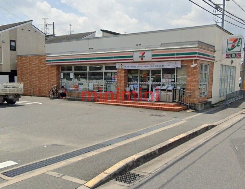 コンビニ　セブンイレブン高槻下田部町2丁目店（コンビニ）まで439m