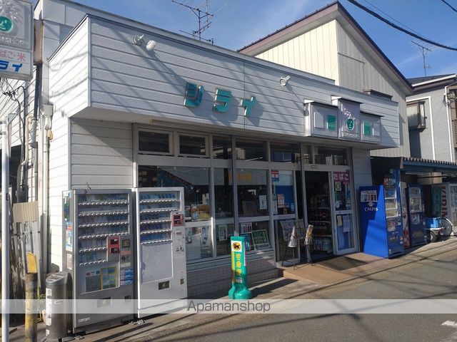 コンビニ　タウンショップシライ（コンビニ）まで133m