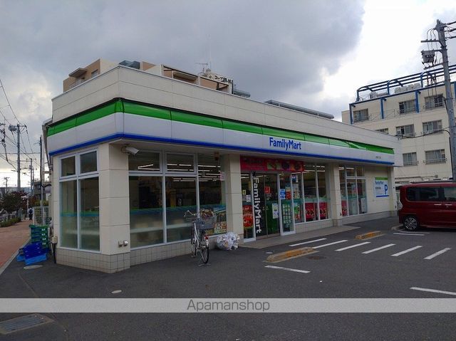 コンビニ　ファミリーマート（コンビニ）まで508m