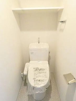 トイレ　同タイプ部屋　参考写真です