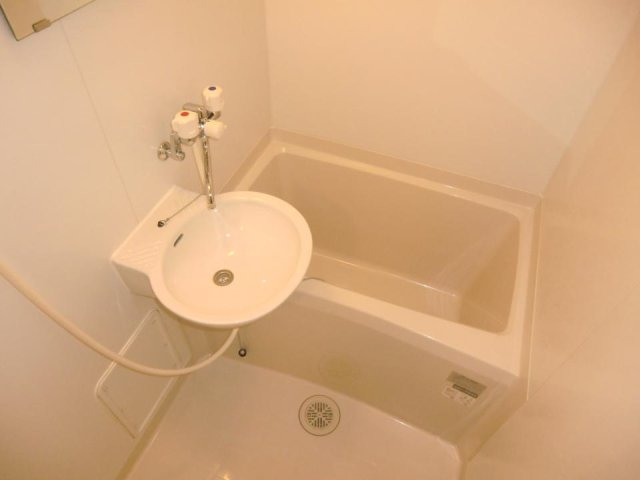 バス・シャワールーム　日々の疲れを癒すお風呂付です
