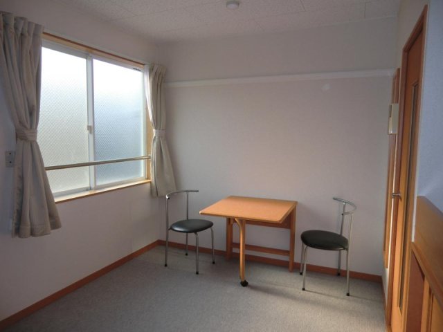 居室・リビング　同タイプ物件の為、形状や間取寸法、色調等が実際とは異なります