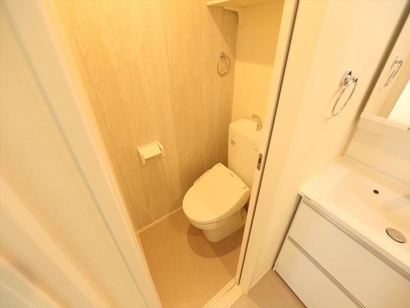 トイレ　温水洗浄暖房便座付トイレ