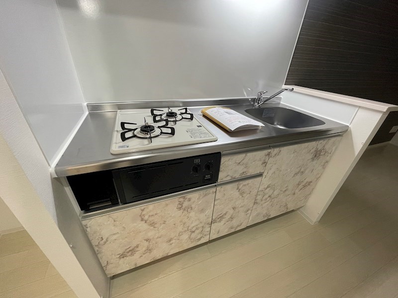 キッチン　※同物件別部屋参考写真