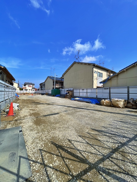 駐車場　外観（建設中）