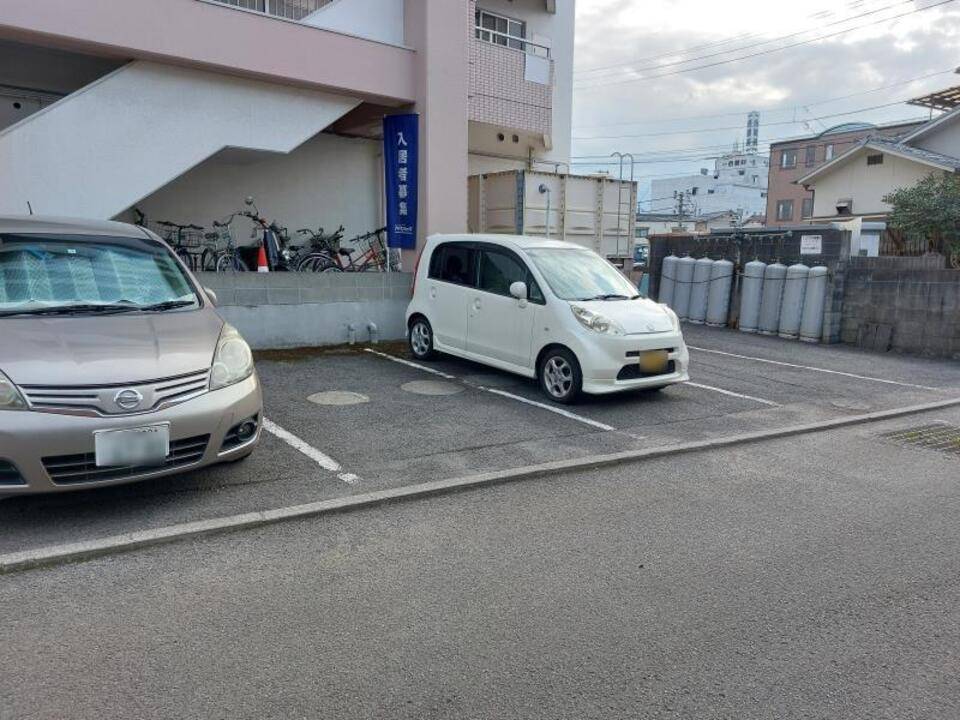 駐車場　駐車場
