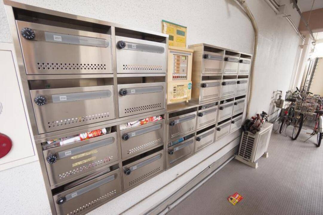 エントランス　メールBOX