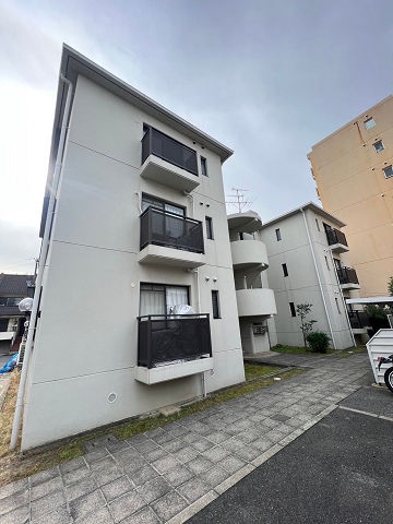 建物外観　落ち着いた雰囲気の外観です