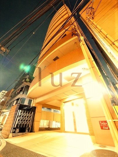 建物外観　重厚感のあるマンションです。