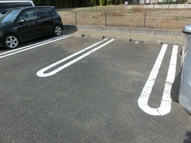駐車場　敷地内駐車場