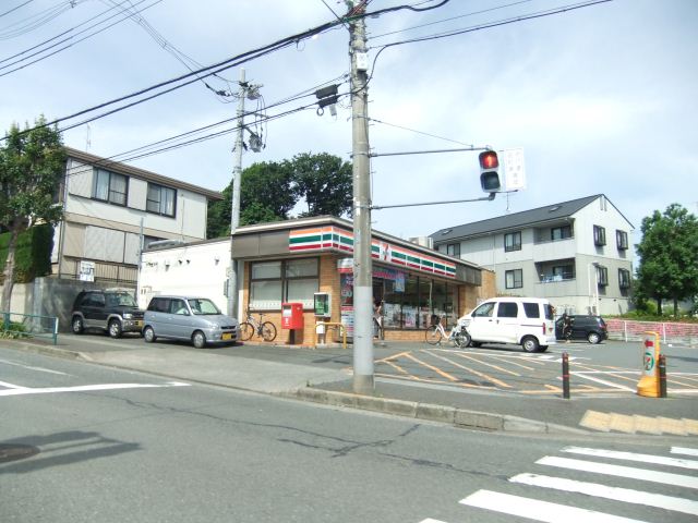 コンビニ　セブンイレブン（コンビニ）まで630m