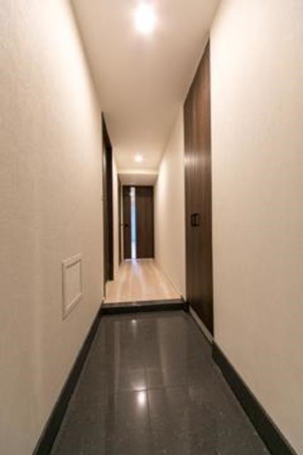 玄関　※参考写真（同物件別部屋です）