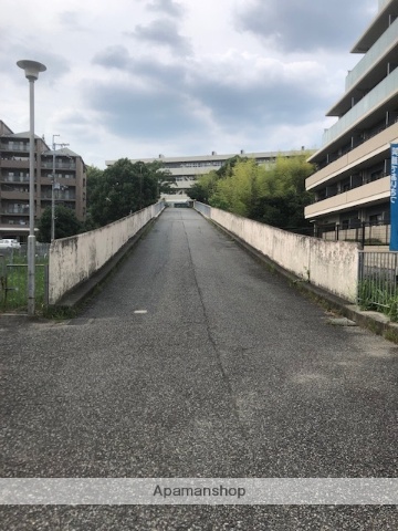 中学校　吹田市立南千里中学校（中学校）まで1249m