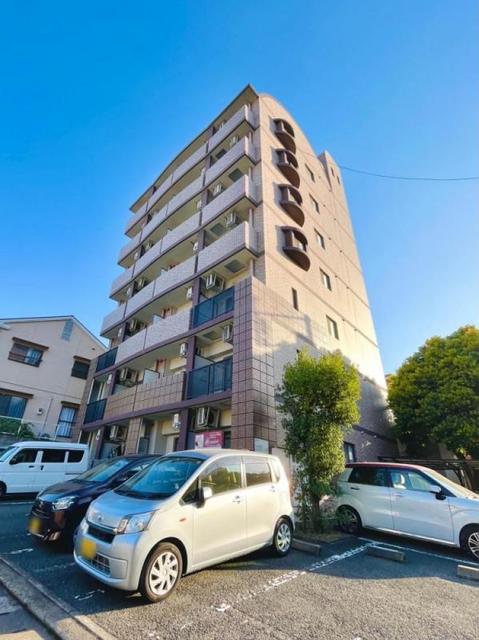 駐車場　建物外観