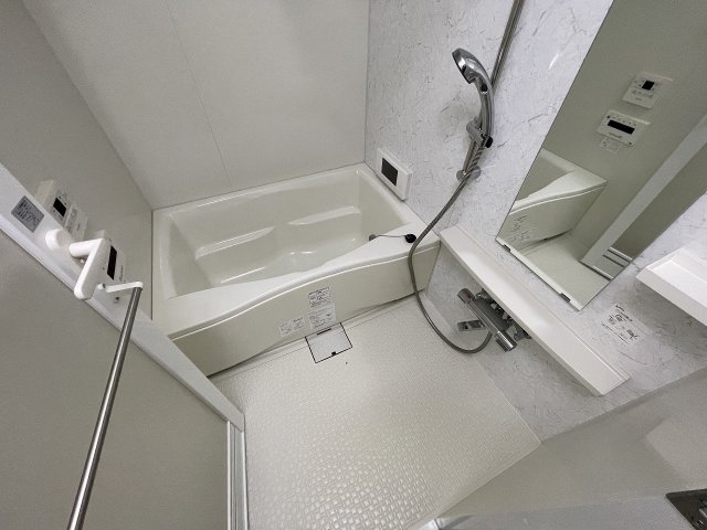 バス・シャワールーム　お風呂で日々の疲れを落としましょう
