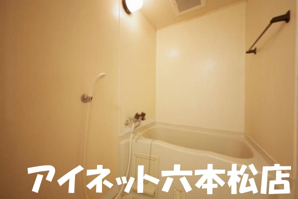バス・シャワールーム　一日の疲れを洗い流しましょう。