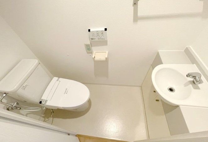 トイレ　※別部屋の参考写真です。