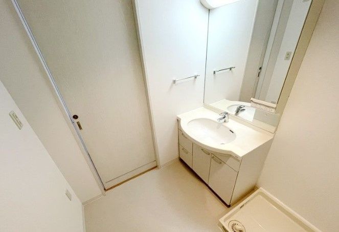 洗面設備　※別部屋の参考写真です。