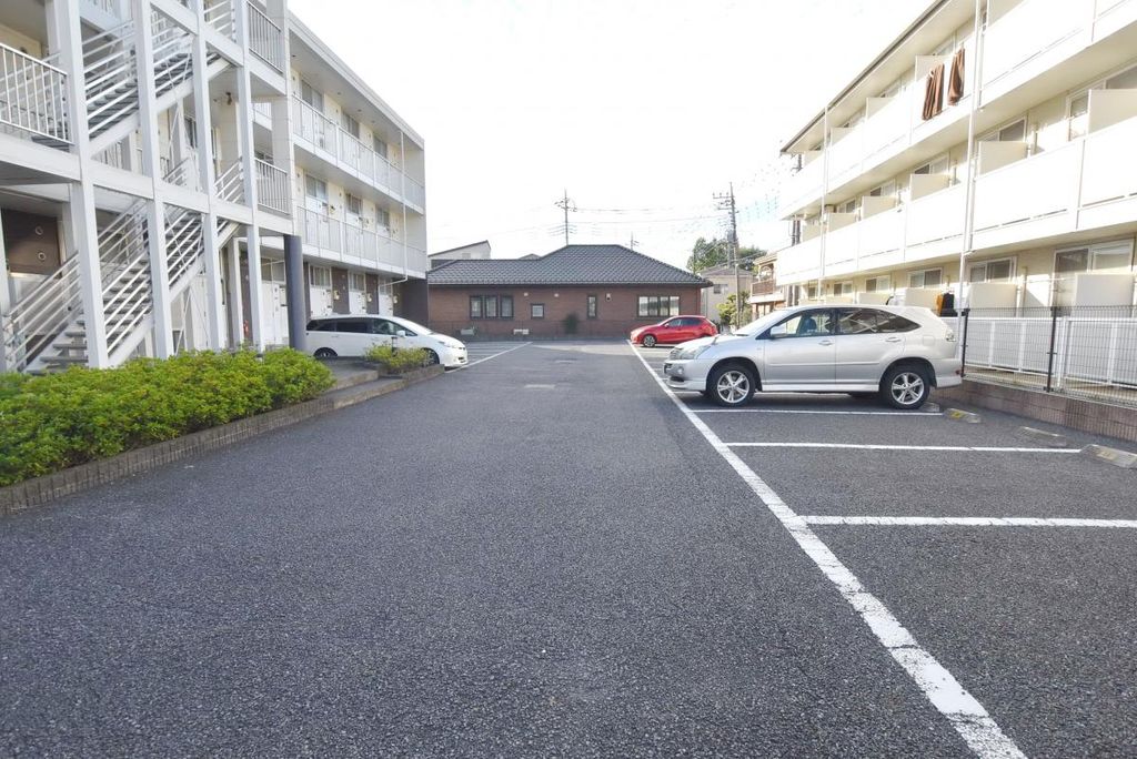 駐車場　駐車場