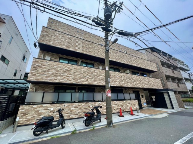 建物外観　タイル張りのお洒落な外観です。