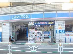 コンビニ　ファミリーマート 新宿四丁目店（コンビニ）まで1245m