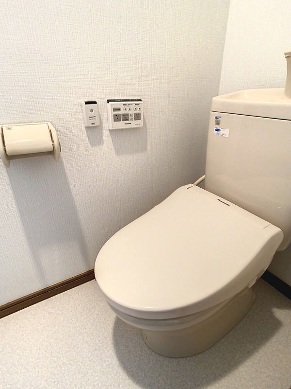 トイレ　温水洗浄便座付き☆