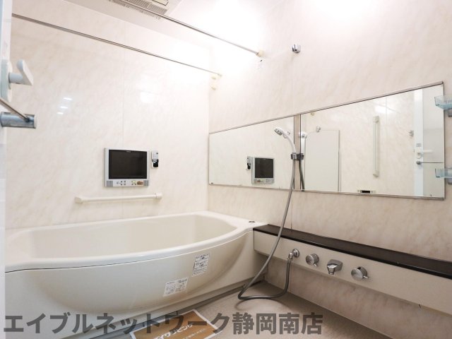 バス・シャワールーム　きれいなお風呂です