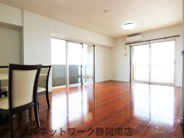 居室・リビング　おしゃれな居間です