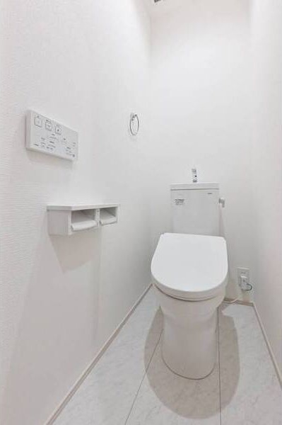 ＪＲ相模線 相武台下駅 徒歩54分 2階建 築4年のトイレ写真