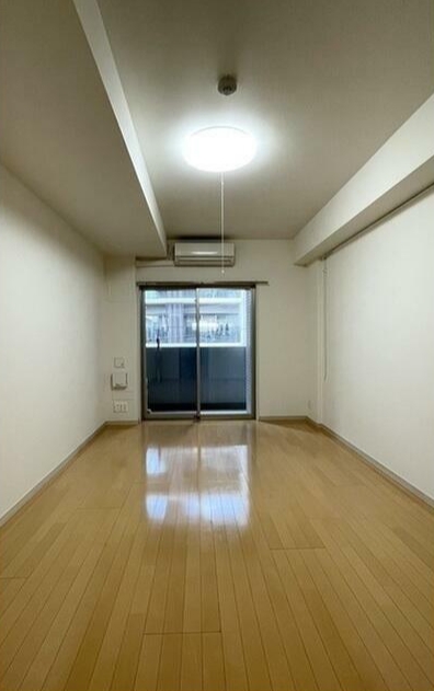 ＪＲ山手線 日暮里駅 徒歩6分 8階建 築14年の居間写真