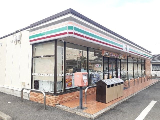 コンビニ　セブンイレブン掛川弥生町店（コンビニ）まで230m
