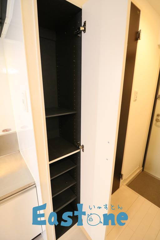 玄関　仕切りを外してブーツも収納可。シューズボックス。