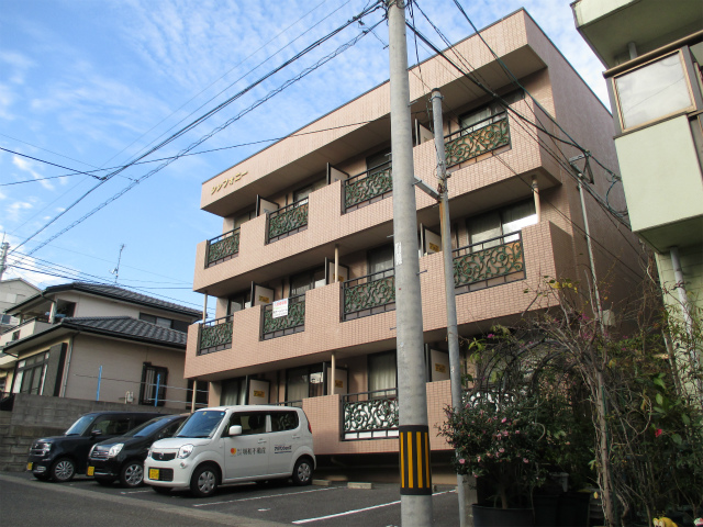 【鹿児島市宇宿のマンションの建物外観】