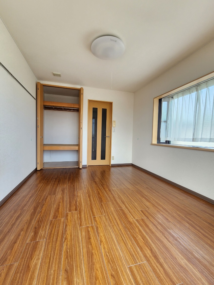 グレースコート壱番館の居間写真