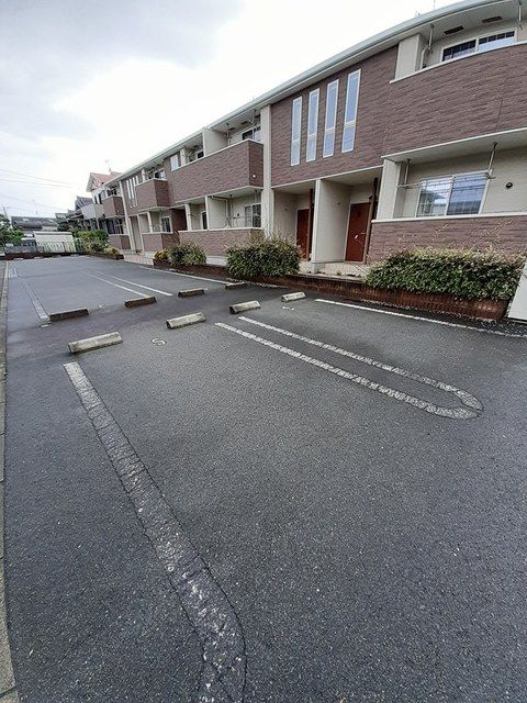 【大牟田市大字岬のアパートの駐車場】