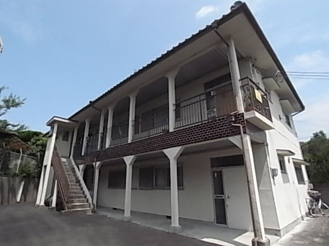 奈良市敷島町のアパートの建物外観