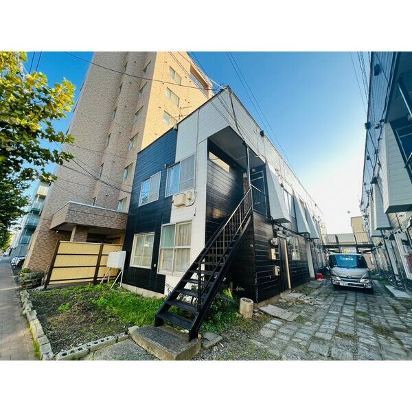北海道札幌市中央区北十二条西１６（アパート）の賃貸物件の外観