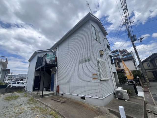 【神戸市須磨区村雨町のアパートの建物外観】